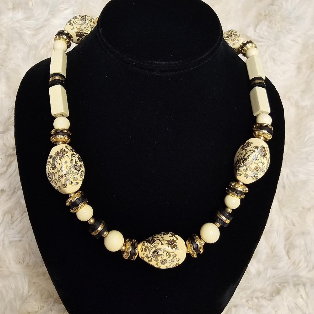 Vintage Japanese Painted Floral Necklace